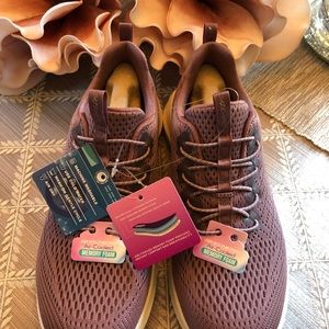 Skechers Ultra Flex Bungee Sneakers-Sz 6.5